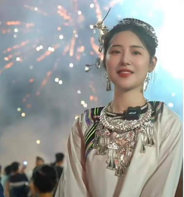 英超合作巨额收入被盯上，村超被取代？