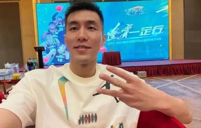 郭艾伦决定暂别中国男篮 追求健康回归球场