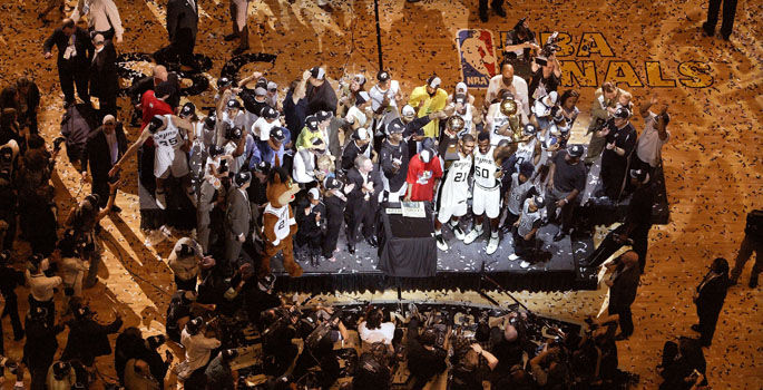 NBA编年史(2002-03):姚明来了! <a href=/lanqiugaoqing/spurs/ target=_blank class=infotextkey>马刺</a>复仇<a href=/lanqiugaoqing/lakers/ target=_blank class=infotextkey>湖人</a>