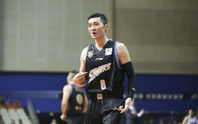 CBA第一后卫，在CBA打了22年，刘炜一共赚到多少薪水？