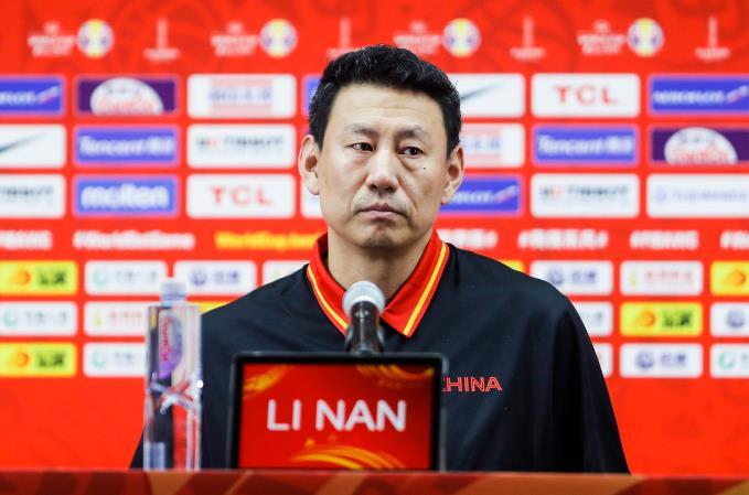 江苏补偿李楠方案或敲定，年薪曝光，易建联被嘘，杜锋暗讽篮协