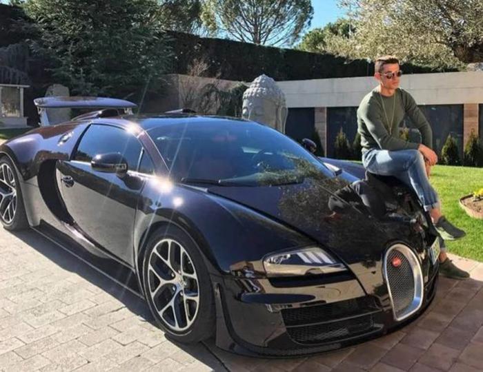 C罗豪掷850万镑再买限量版跑车！座驾多不胜数，自己都忘了有几辆