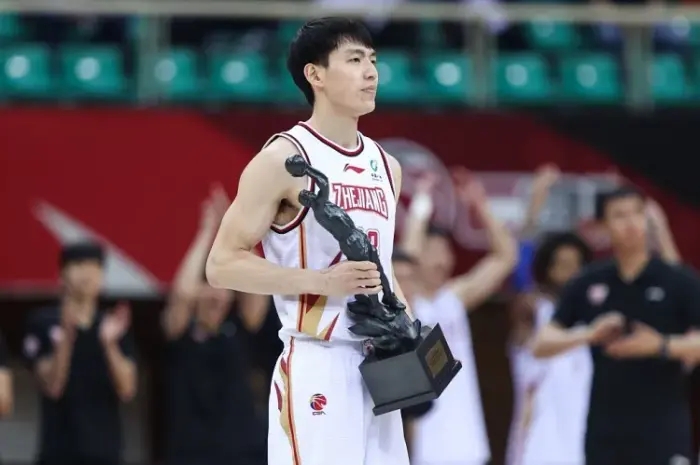 36分12助！48分！一到季后赛就爆！他真比郭艾伦更配MVP