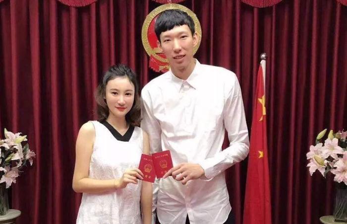 新疆回归CBA，周琦服软？现身回应绝不妥协，无望回归，下家2选1