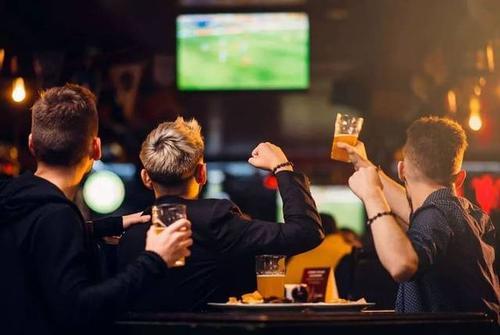 英格兰对阵苏格兰：酒吧是许多球迷真正的足球之家